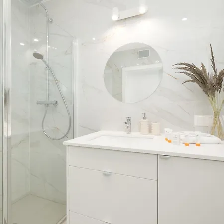 Apartment Sea&lake Luxurious With Parking By Renters *