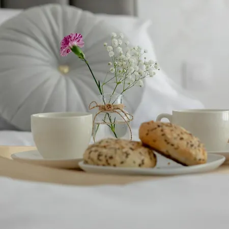 Sea&lake Luxurious With Parking By Renters Apartment *