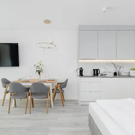 Apartment Sea&lake Luxurious With Parking By Renters *