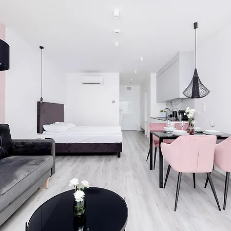 Sea&lake Luxurious With Parking By Renters Apartment