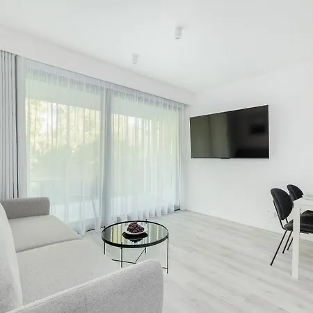 Sea&lake Luxurious With Parking By Renters Apartment