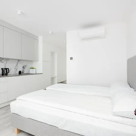 Apartment Sea&lake Luxurious With Parking By Renters