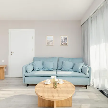 Sea&lake Luxurious With Parking By Renters Apartment