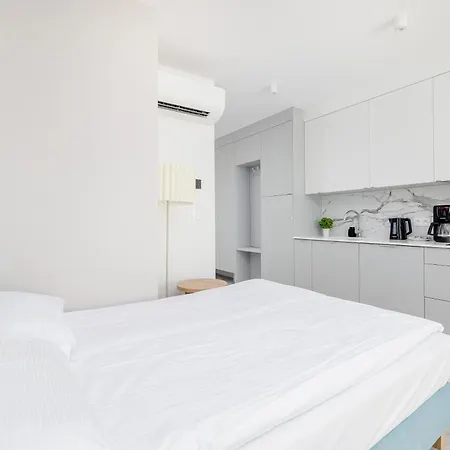 Sea&lake Luxurious With Parking By Renters Apartment *