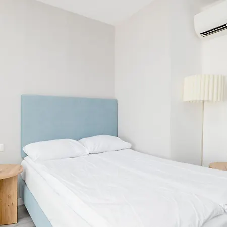 Apartment Sea&lake Luxurious With Parking By Renters